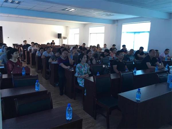 遼中區(qū)政府各委辦局人員參與培訓會1.jpg 遼中區(qū)政府各委辦局人員參與培訓會1.jpg