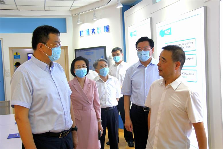 遼寧省副省長高濤蒞臨遼聯(lián)集團(tuán)視察調(diào)研